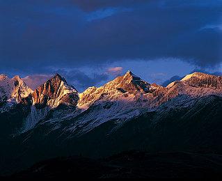 KK官方对战平台战令S10清凉一夏，解锁500%超值豪华战令奖励！